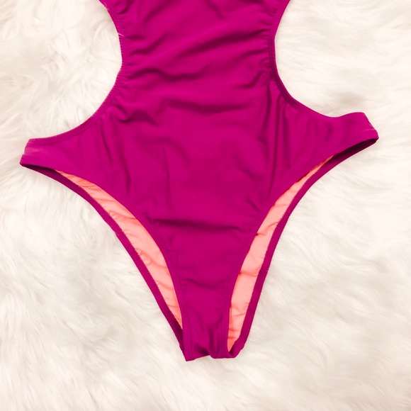 Fuchsia // Cut Out One Piece - Picture 4 of 5